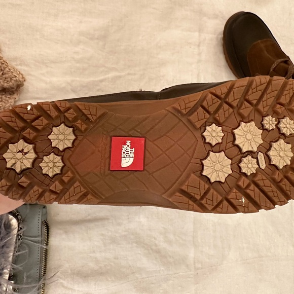 NWOT The North Face Primaloft Waterproof Fur Boots - Picture 4 of 5